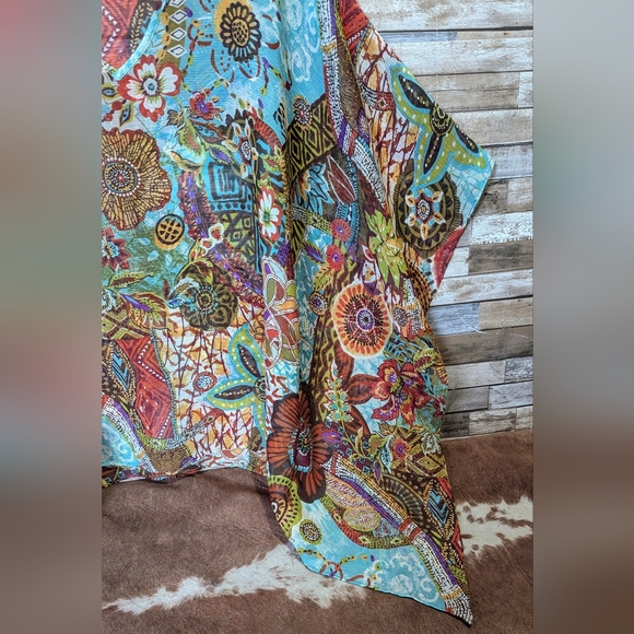 Susan Graver Oversized V Neck Overlay Poncho With Sleeve Seams - Picture 4 of 16